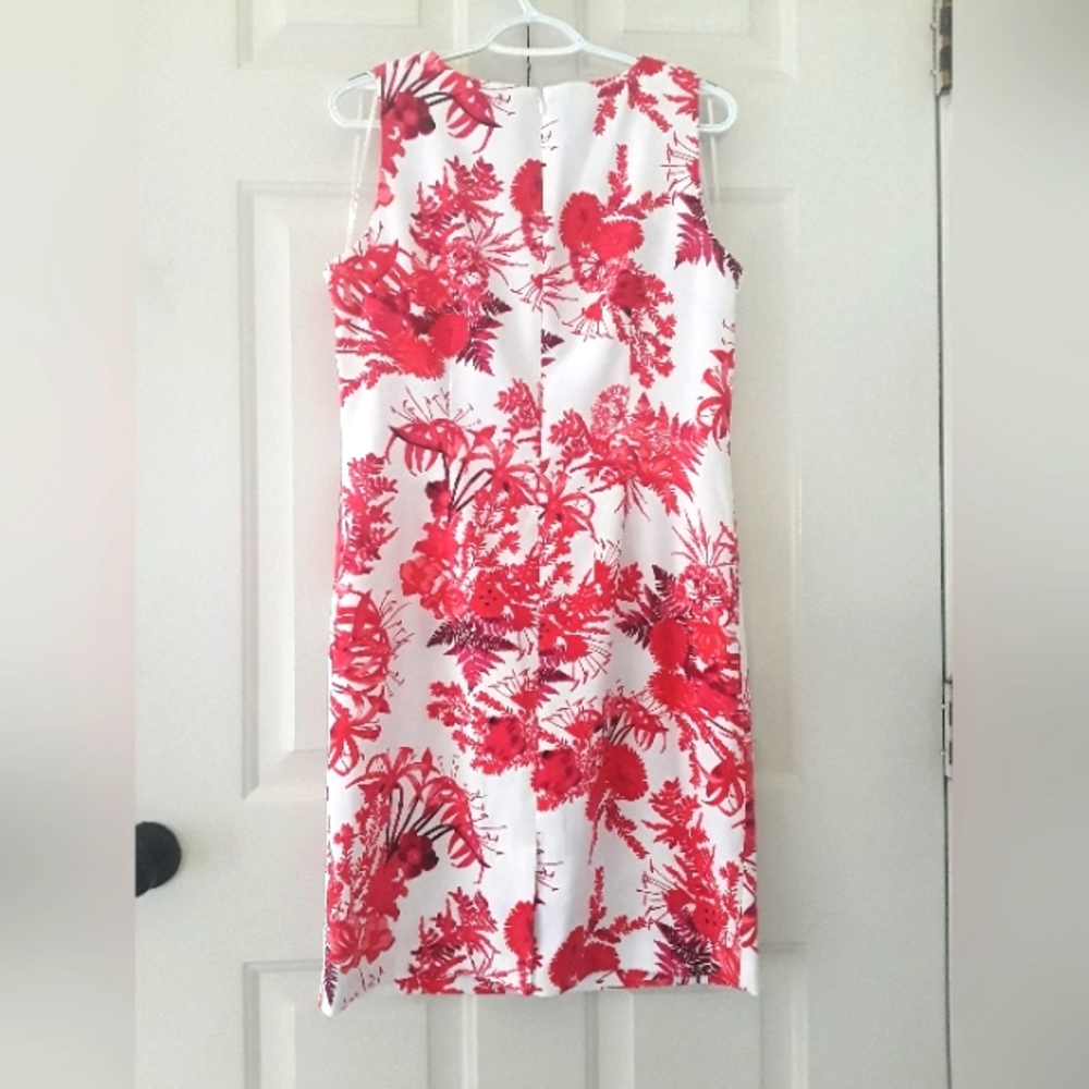Floral Red and White Sleeveless Dress. Size: 10. - Picture 2 of 4